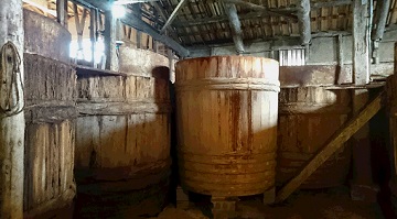 吉野杉で作られた木桶