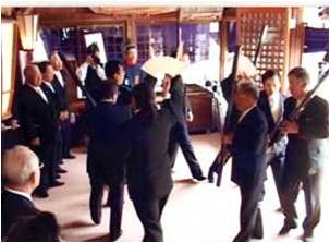 八幡神社お笑い神事