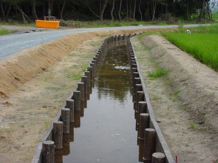 排水路草取り