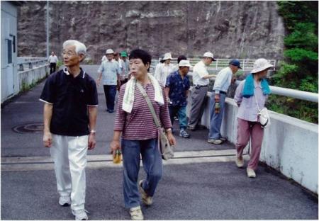 ダム湖周辺ウォーク