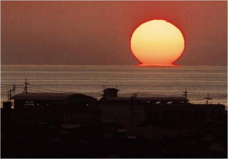 だるま夕日