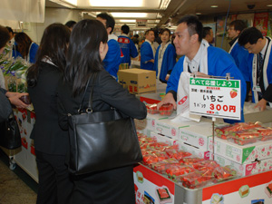 販売会の様子3
