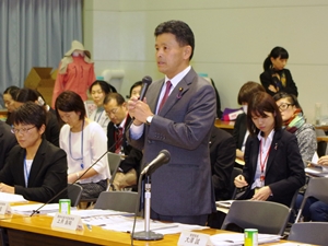 挨拶を行う上月農林水産大臣政務官