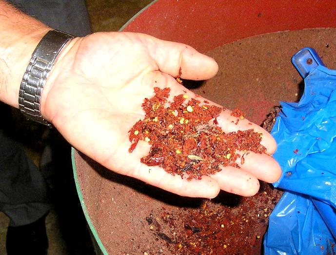 餌に混ぜる粉砕した満願寺とうがらし