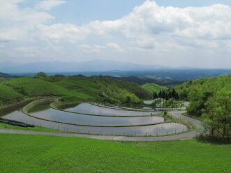 産山村の扇田