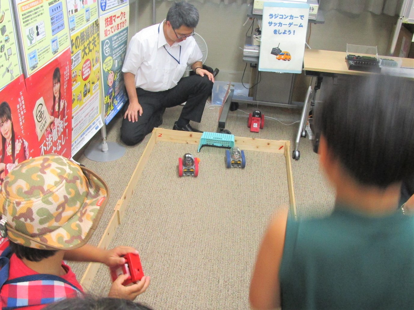 13 電波教室「パズル感覚で、電子ブロックを組み立ててみよう!」(九州総合通信局)