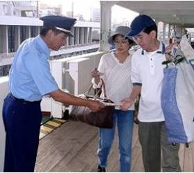 港での広報活動(4)