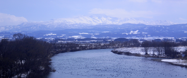 月山と赤川
