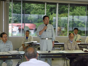 宮古市長及び漁業関係者等と意見交換を行う鹿野農林水産大臣