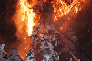 伝統文化（愛知県幡豆町：火祭り）