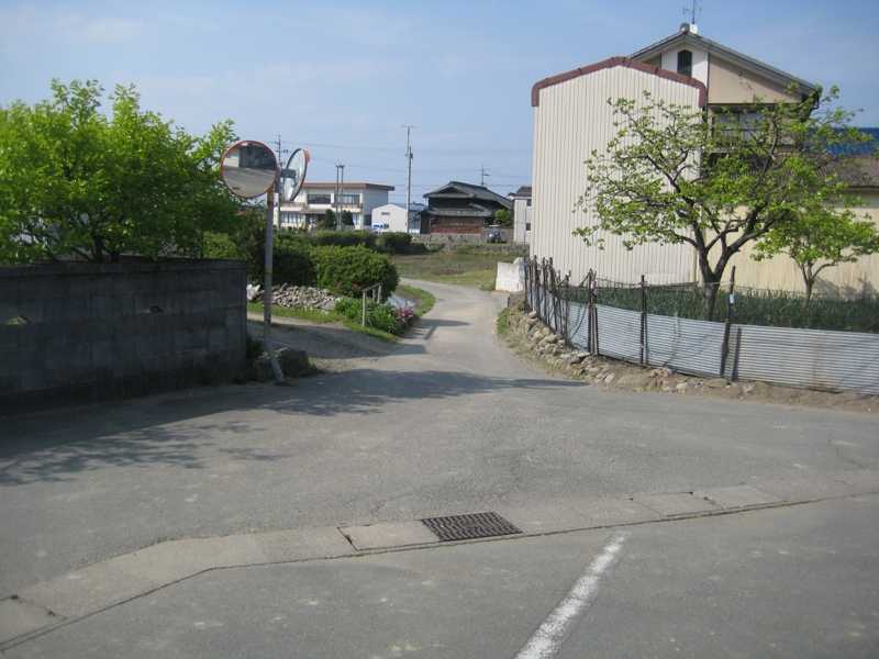 西豊浜町の集落道（整備前）