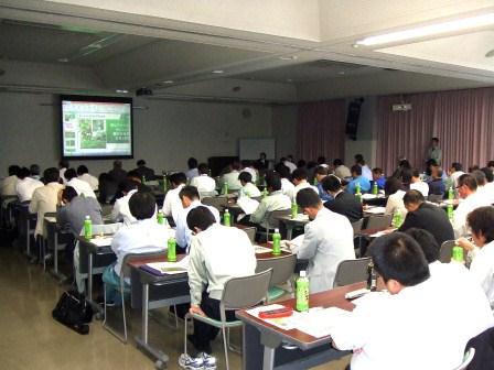 室内検討の様子