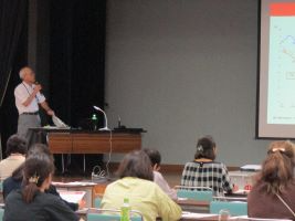 講義の様子（講師）