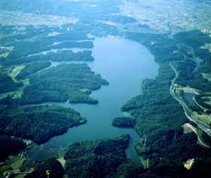 満濃池全景