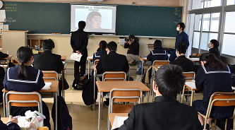 質問中の生徒の様子