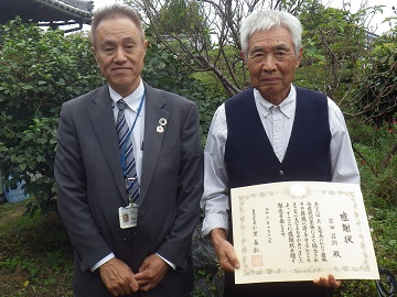 窪田昌訓さん(右)