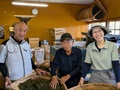 製茶作業を行う皆さん