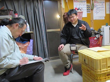 熱心に話される平元さん（右）