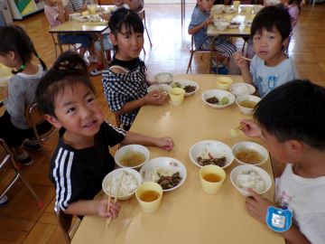 みんな笑顔でおいしそう