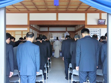 神野神社本殿での式典