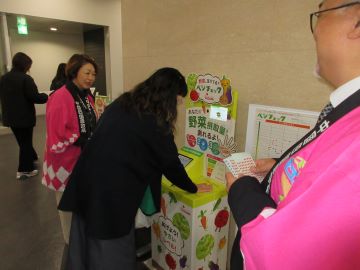 野菜摂取レベル測定中