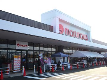 開店前から多くのお客さんが来店