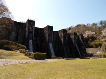 豊稔池堰堤