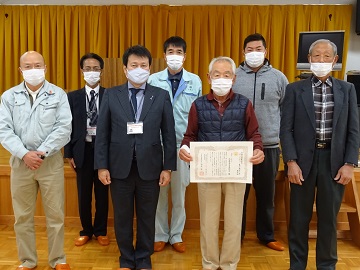 沢渡茶生産組合の皆さんと岩下参事官
