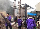 楮の蒸し作業風景