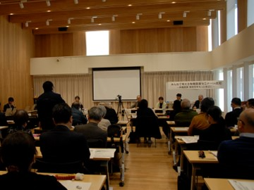 発言する参加者