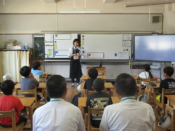 野菜ソムリエによる授業の様子