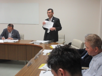 情報提供を行う柚木地方参事官