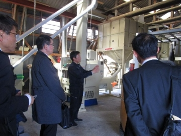 米の調製施設の見学