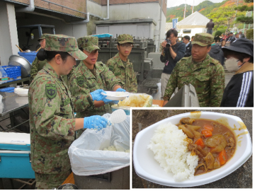 自衛隊の炊き出し