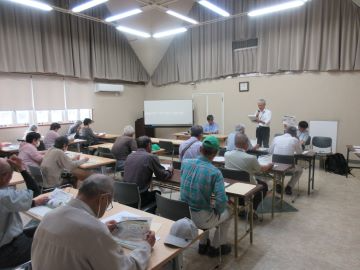 熱心に聴講する参加者