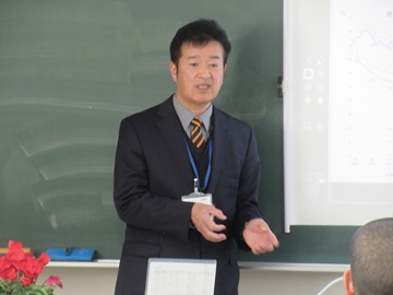 説明する講師の様子