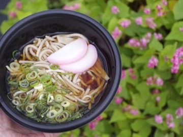高峰ルビーのそば粉で打った蕎麦