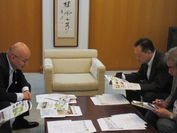 糸原町長と郷局長