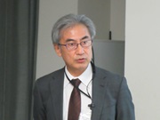 講義する地方参事官