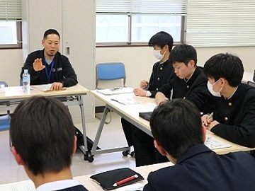 講師の川本さん（酪農）