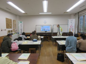 クイズに挑戦している様子