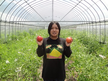 有梨沙さんとトマト