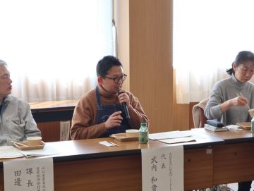 試食のジビエ料理の説明