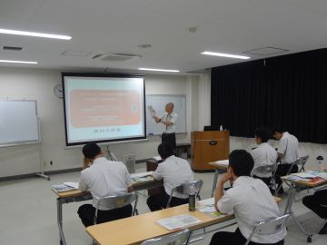 就農までのステップを説明する副地方参事官