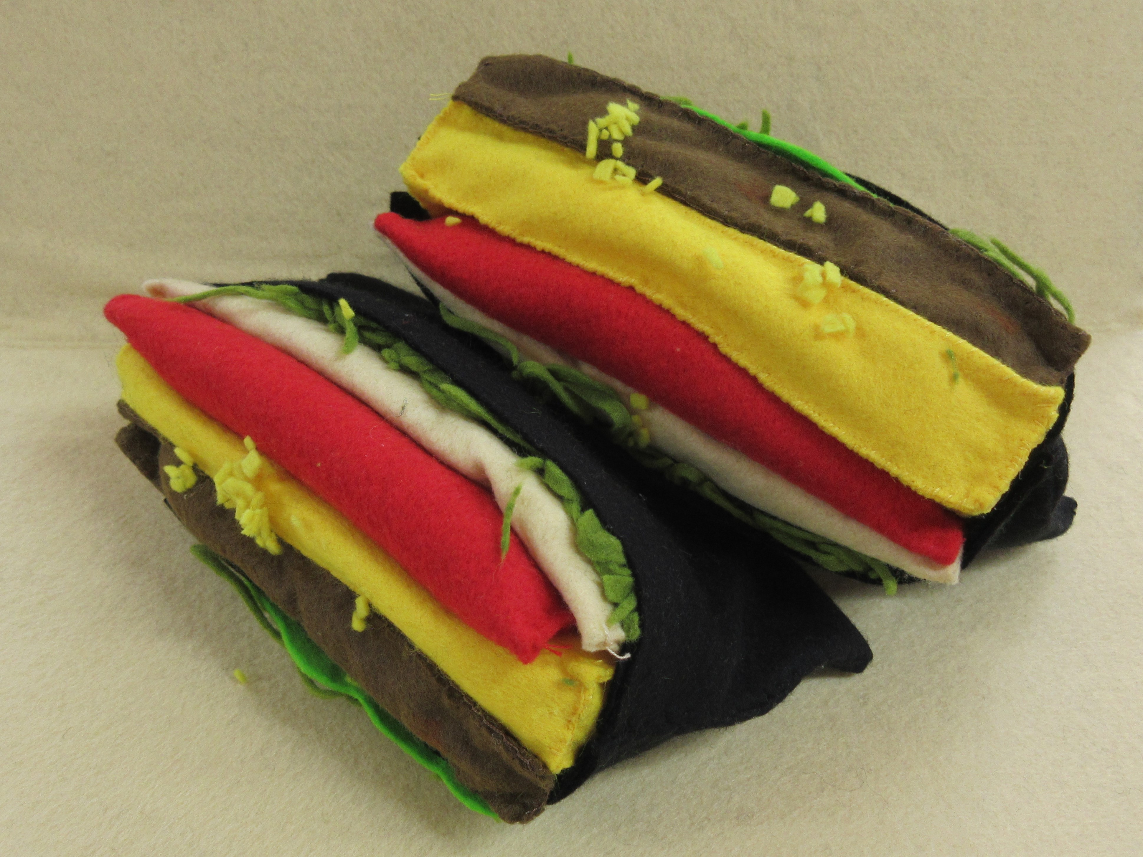 プレゼンで使用した「かわらそばんず」グッズ