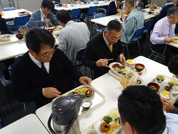 食べて応援する職員