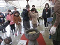 古代米「緑米」の餅つき