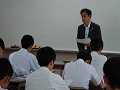 宮本地方参事官による講義の様子