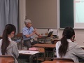 授業を行う三戸総括農政推進官