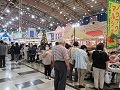 お客様で賑わっている会場